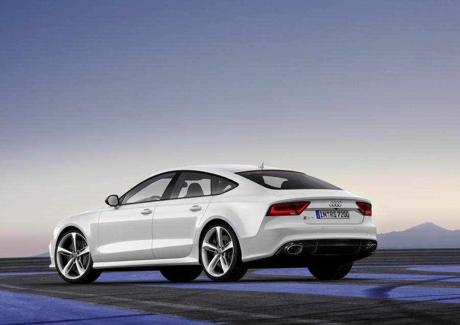  Audi RS7 Sportback 2013 года  (WW) (фото 16 из 32)